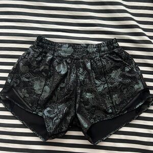 Lululemon Hotty Hots Size 4